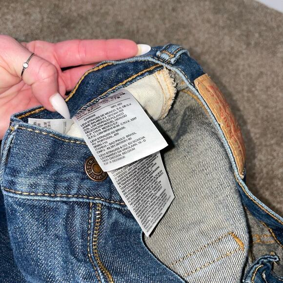 Men's 550 Levi's Jeans medium wash boot cut SZ 32" X 30" pants excellent cond. - Picture 3 of 7